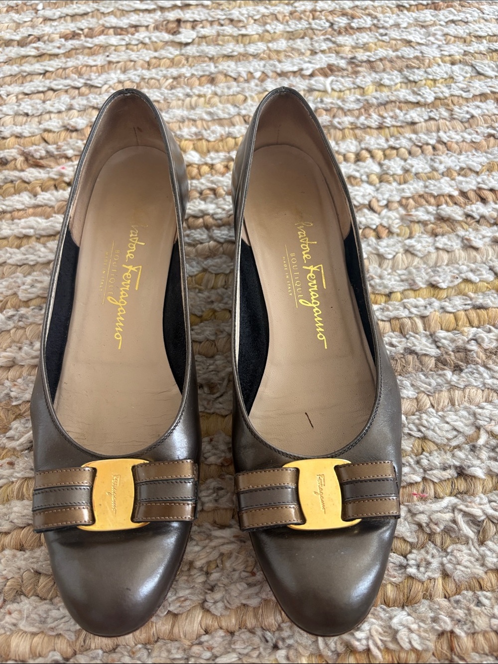 Salvatore Ferragamo Metallic Brown Leather Vara Bow Pumps  size 8